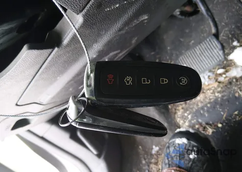 2014 Ford Focus Titanium из США, поврежденный, VIN 1FADP3J20EL193180